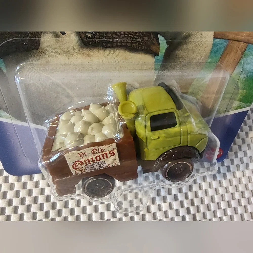 Hot Wheels Character Cars Shrek DreamWorks NWT Truck with old onions